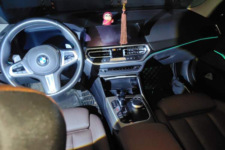 Used BMW 3 Series 2021 325Li M Sport Shadowline Package Center Console