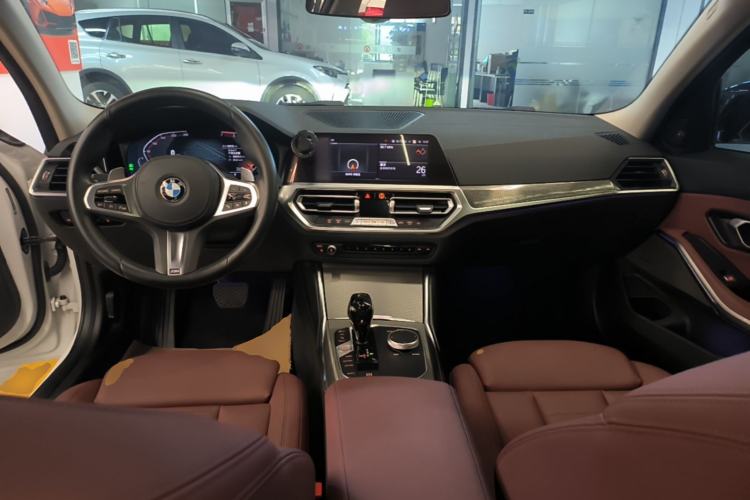 Used BMW 3 Series 2021 Restyled 325i M Sport Night Edition Package Center Console