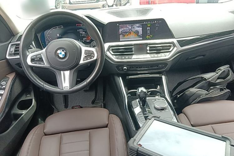 Used BMW 3 Series 2021 Facelifted 320Li M Sport Package Center Console
