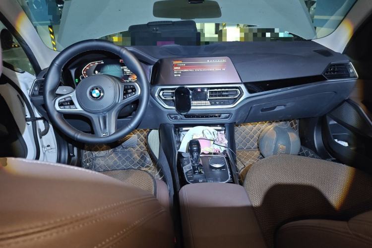 Used BMW 3 Series 2021 Facelifted 320Li M Sport Package Center Console