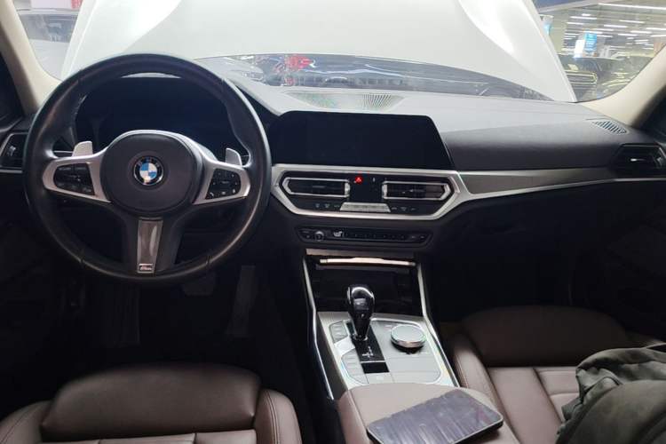 Used BMW 3 Series 2021 Facelifted 325Li M Sport Night Edition Package Center Console