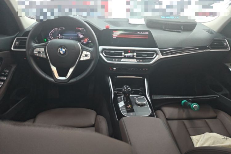 Used BMW 3 Series 2021 Second Facelift 320i Sport Package Center Console
