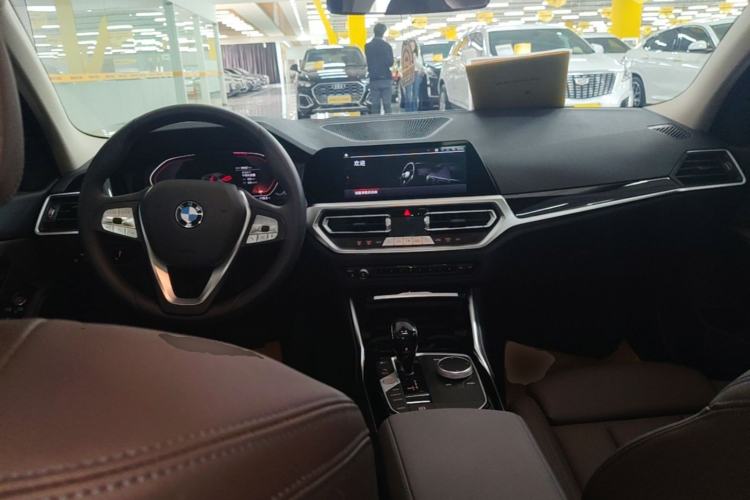 Used BMW 3 Series 2021 Restyled 320i Sport Package Center Console