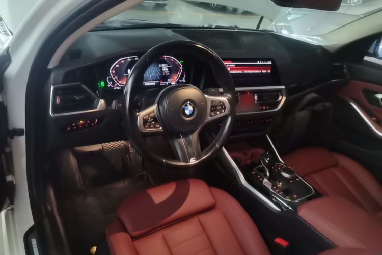 Used BMW 3 Series 2021 Second Facelift 320Li M Sport Package Center Console