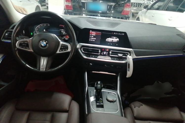Used BMW 3 Series 2021 Second Facelift 325i M Sport Package Center Console