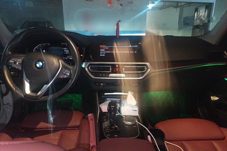 Used BMW 3 Series 2021 320i Sport Package Center Console