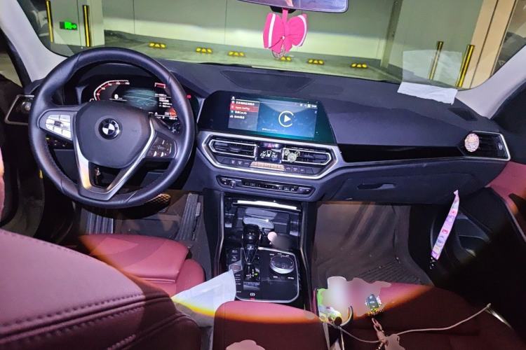 Used BMW 3 Series 2021 320i Sport Package Center Console