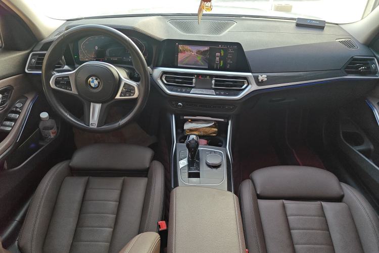 Used BMW 3 Series 2021 325i M Sport Package Center Console