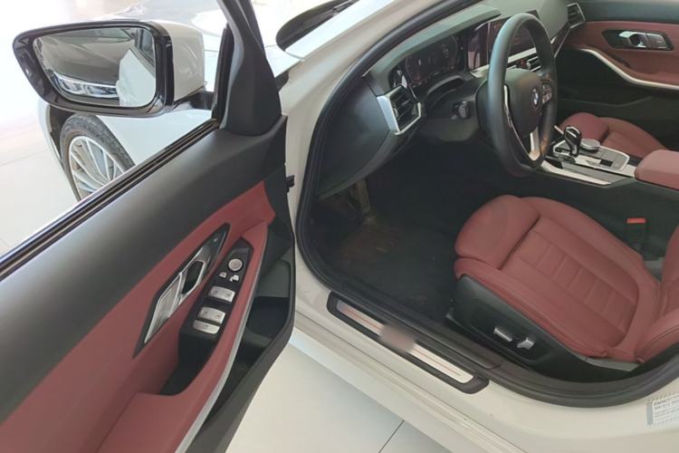 Used BMW 3 Series 2021 320i Sport Package Driver Seat