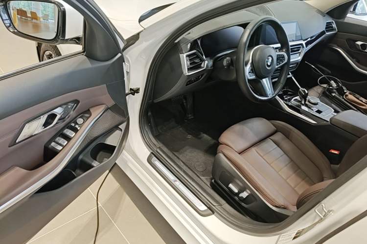 Used BMW 3 Series 2021 Facelifted 320Li M Sport Package Driver Seat
