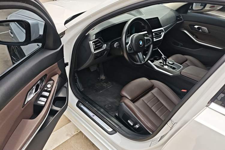 Used BMW 3 Series 2021 325i M Sport Package Driver Seat