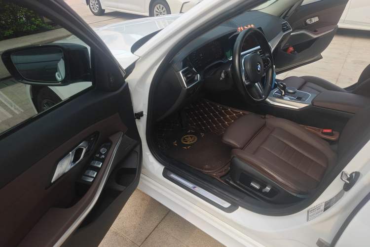 Used BMW 3 Series 2021 325Li M Sport Shadowline Package Driver Seat