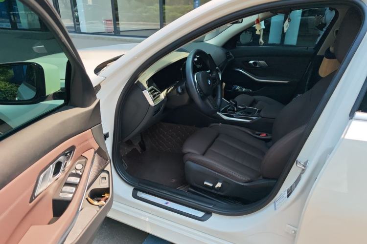 Used BMW 3 Series 2021 Restyled 325Li M Sport Package Driver Seat