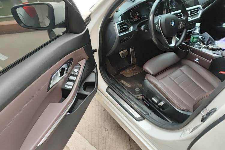 Used BMW 3 Series 2021 Restyled 320i Sport Package Driver Seat