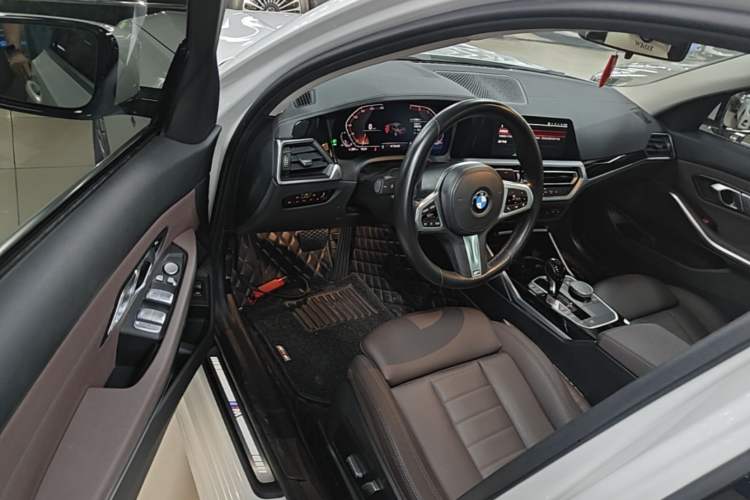 Used BMW 3 Series 2021 Facelifted 320Li M Sport Package Driver Seat