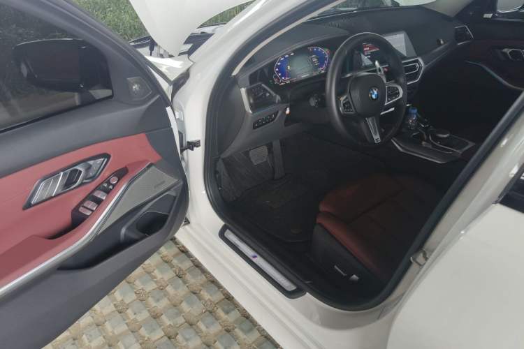 Used BMW 3 Series 2021 Restyled 325i M Sport Night Edition Package Driver Seat