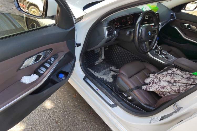 Used BMW 3 Series 2021 Restyled 325i M Sport Package Driver Seat