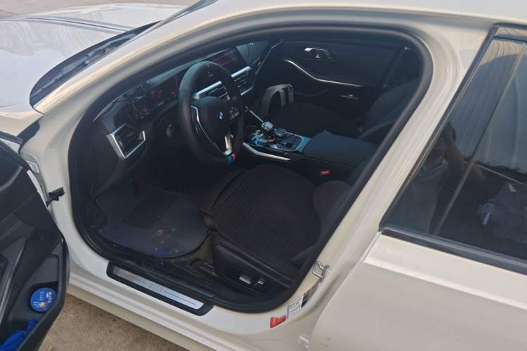 Used BMW 3 Series 2021 320i Sport Package Driver Seat