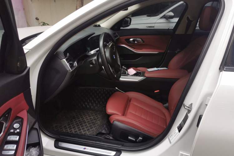Used BMW 3 Series 2021 325i M Sport Night Edition package Driver Seat