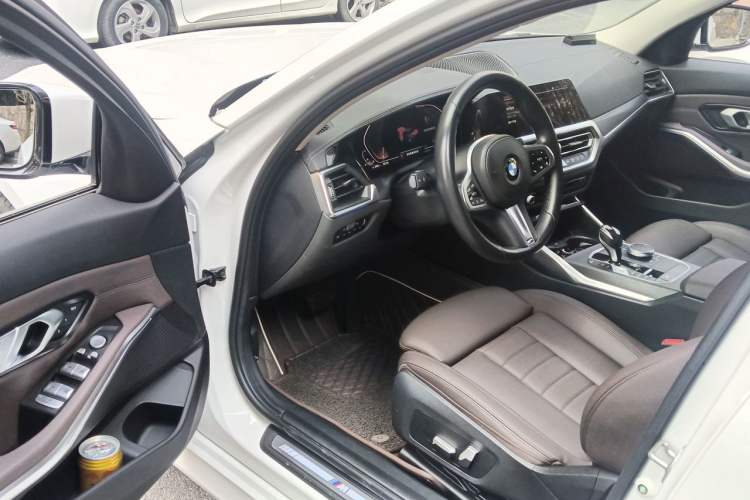 Used BMW 3 Series 2021 Second Facelift 325i M Sport Package Driver Seat