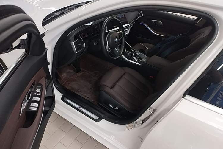 Used BMW 3 Series 2021 Second Facelift 325Li M Sport Package Driver Seat