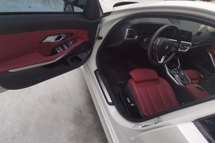 Used BMW 3 Series 2021 Restyled 320i Sport Package Driver Seat