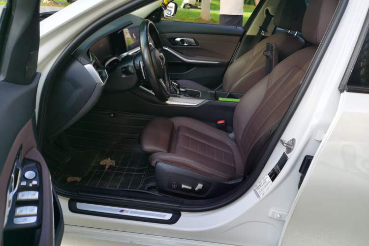 Used BMW 3 Series 2021 325i M Sport Night Edition package Driver Seat