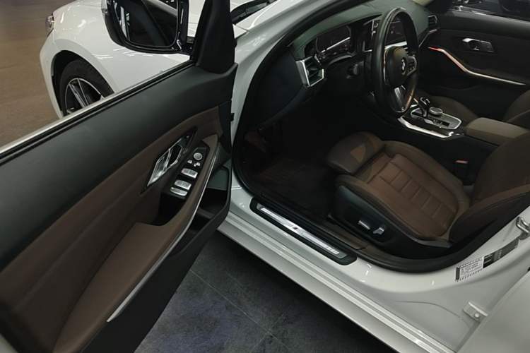 Used BMW 3 Series 2021 Restyled 325Li M Sport Package Driver Seat