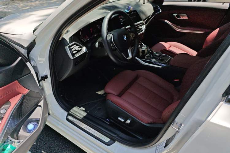 Used BMW 3 Series 2021 320i Sport Package Driver Seat