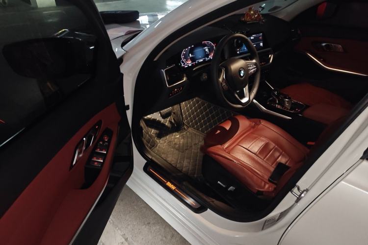 Used BMW 3 Series 2021 Restyled 320i Sport Package Driver Seat