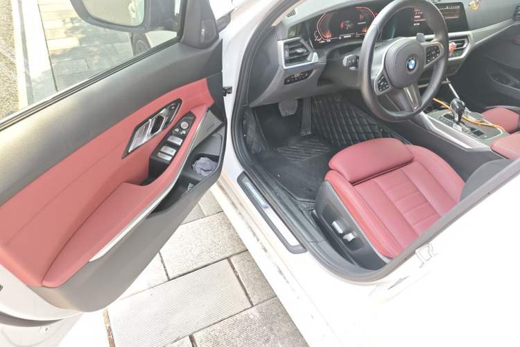 Used BMW 3 Series 2021 325Li M Sport Shadowline Package Driver Seat