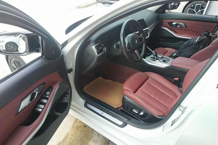 Used BMW 3 Series 2021 325i M Sport Night Edition package Driver Seat