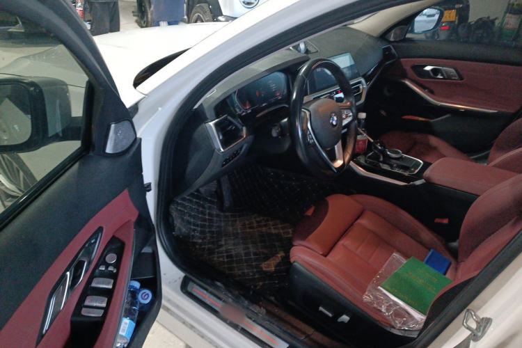 Used BMW 3 Series 2021 Restyled 320i Sport Package Driver Seat