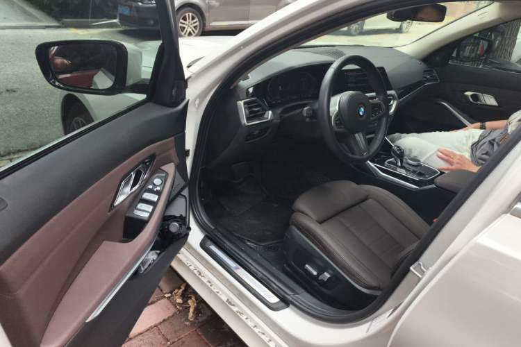 Used BMW 3 Series 2021 320Li M Sport Package Driver Seat