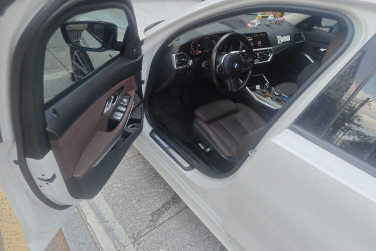 Used BMW 3 Series 2021 Restyled 325i M Sport Night Edition Package Driver Seat