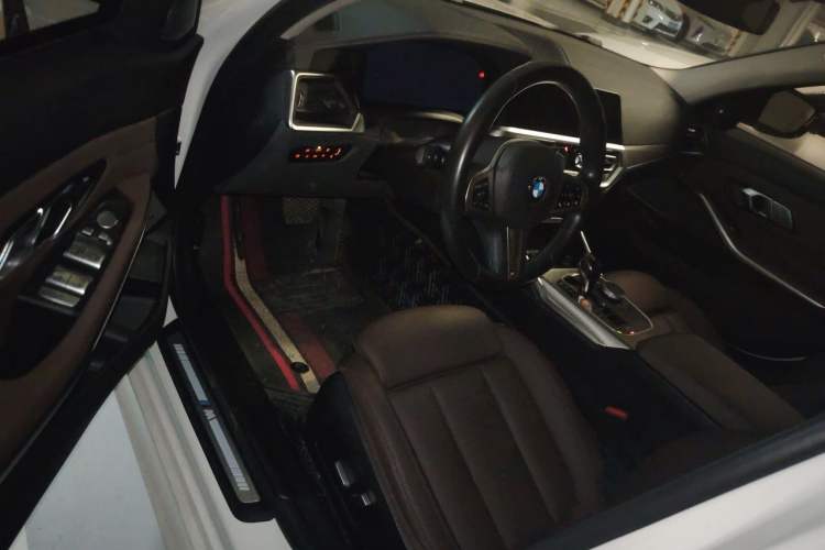 Used BMW 3 Series 2021 Restyled 325i M Sport Night Edition Package Driver Seat