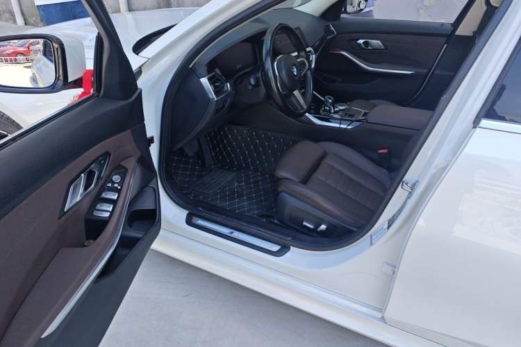 Used BMW 3 Series 2021 Second Facelift 320Li M Sport Package Driver Seat
