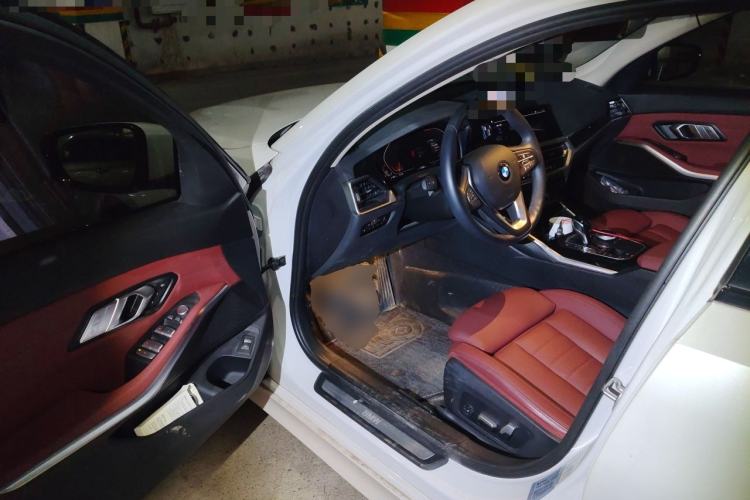 Used BMW 3 Series 2021 320i Sport Package Driver Seat