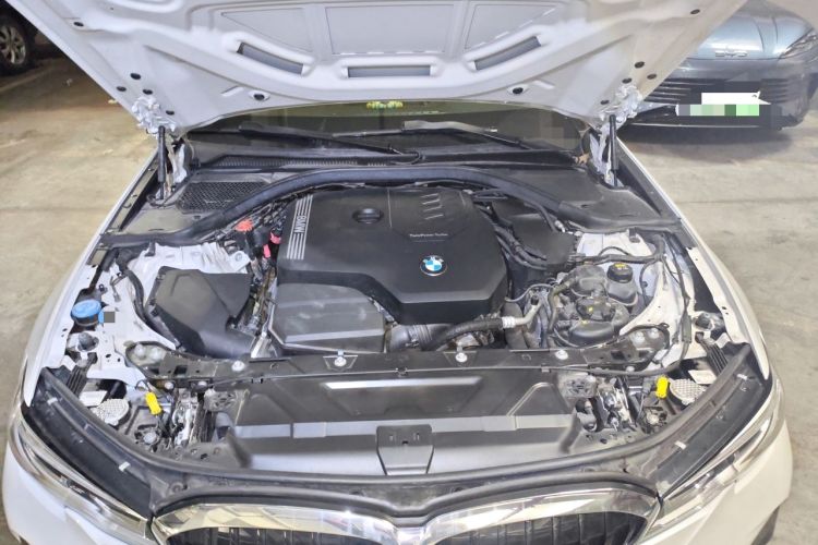 Used BMW 3 Series 2021 320Li M Sport Package Engine Bay