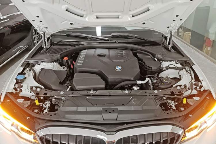 Used BMW 3 Series 2021 Second Facelift 320Li M Sport Package Engine Bay