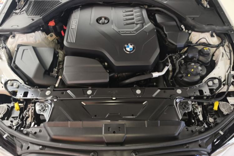 Used BMW 3 Series 2021 325i M Sport Night Edition package Engine Bay