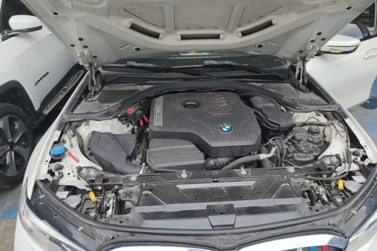 Used BMW 3 Series 2021 320i Sport Package Engine Bay