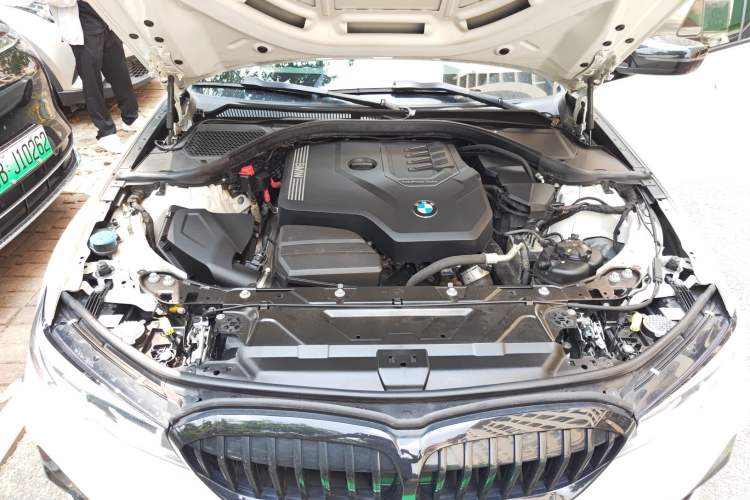 Used BMW 3 Series 2021 325Li M Sport Shadowline Package Engine Bay