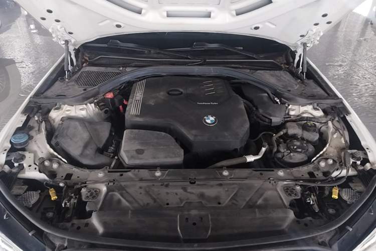 Used BMW 3 Series 2021 320i Sport Package Engine Bay
