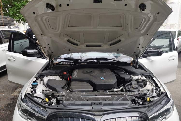 Used BMW 3 Series 2021 325i M Sport Night Edition package Engine Bay