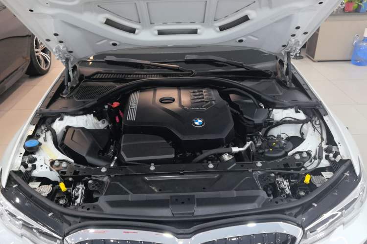 Used BMW 3 Series 2021 Second Facelift 325Li M Sport Package Engine Bay