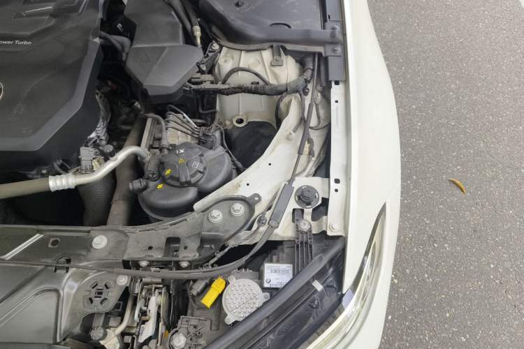 Used BMW 3 Series 2021 Second Facelift 325Li M Sport Package Engine Bay Left
