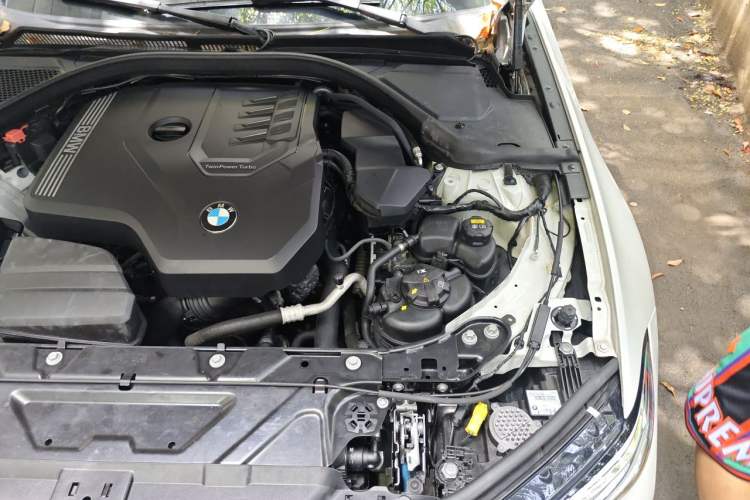 Used BMW 3 Series 2021 325Li M Sport Shadowline Package Engine Bay Left