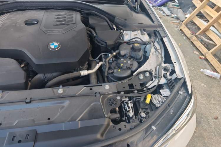 Used BMW 3 Series 2021 320i Sport Package Engine Bay Left