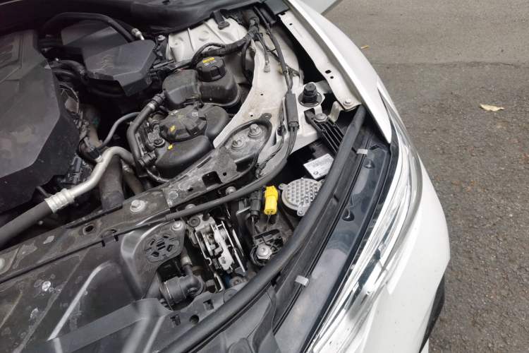 Used BMW 3 Series 2021 325i M Sport Night Edition package Engine Bay Left